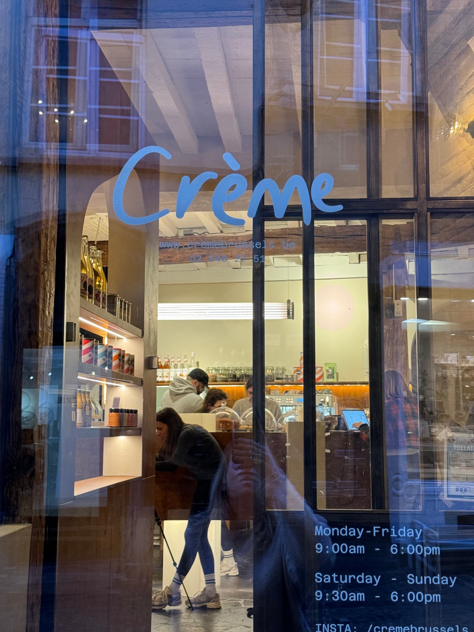 creme-brussels-brunch-dealer-all-day-eatery-and-coffee-contact